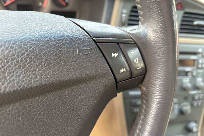 Grå Volvo S60 fra 2002