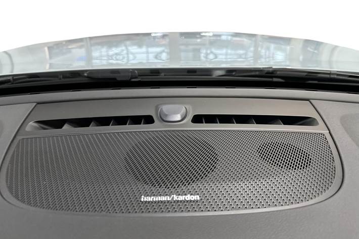 Blå Volvo EX40 fra 2025