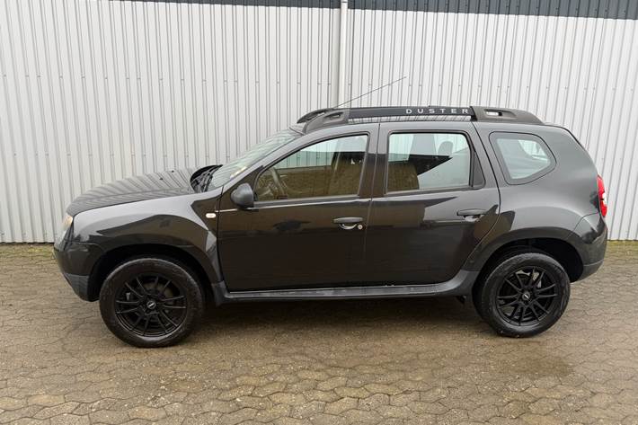 Sort Dacia Duster fra 2017