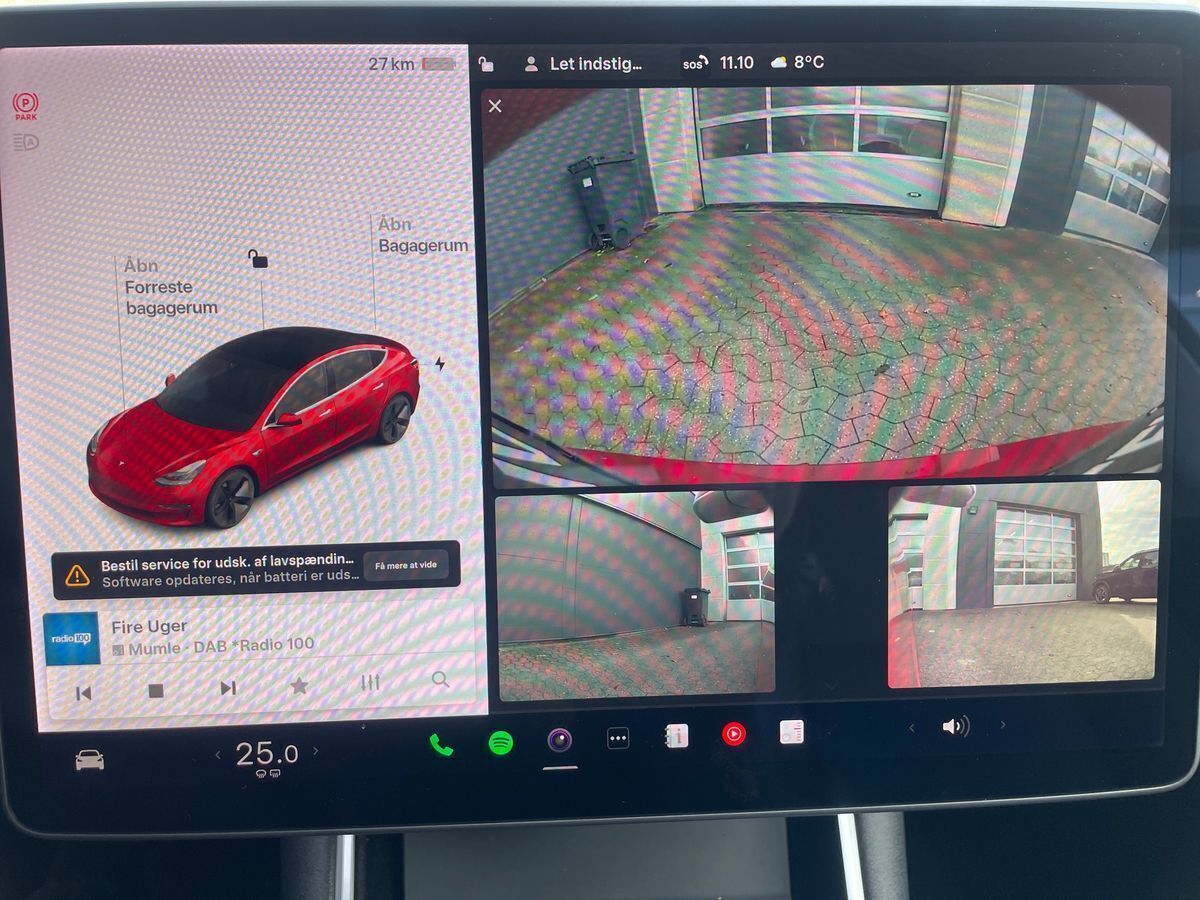 Rød Tesla Model 3 fra 2020