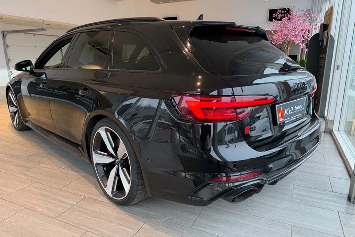 Sort Audi RS4 fra 2018