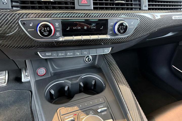Sort Audi RS4 fra 2018