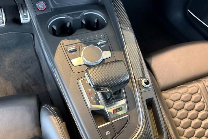 Sort Audi RS4 fra 2018