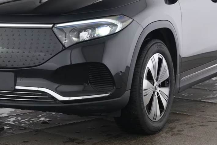 Sort Mercedes EQA250+ fra 2024