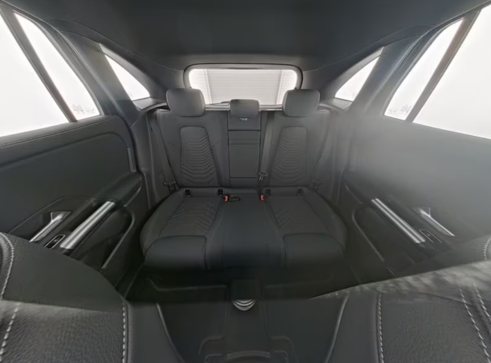 Sort Mercedes EQA250+ fra 2024