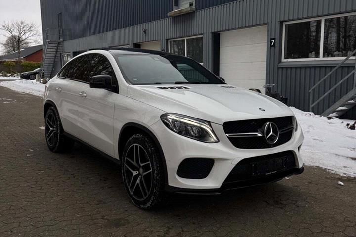 Hvid Mercedes GLE350 d fra 2016