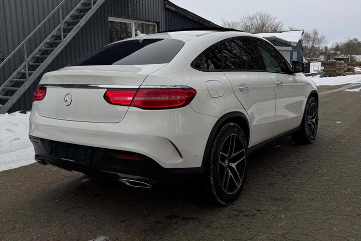 Hvid Mercedes GLE350 d fra 2016