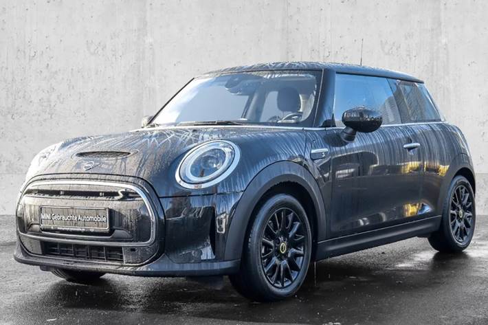 Sort Mini Cooper SE fra 2023 set udefra