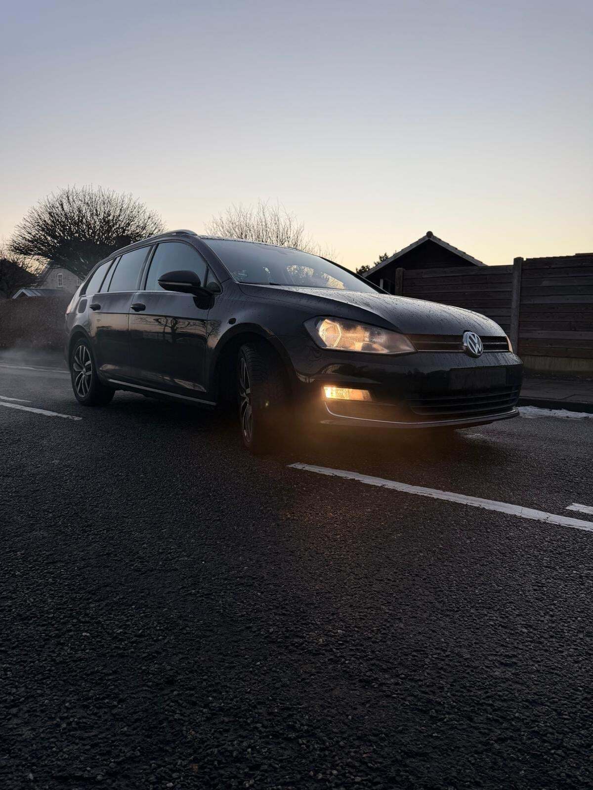 VW Golf VII 1,6 TDi 105 Highline Variant BMT