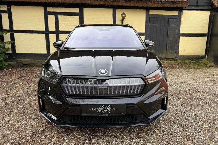 Sort Skoda Enyaq fra 2024