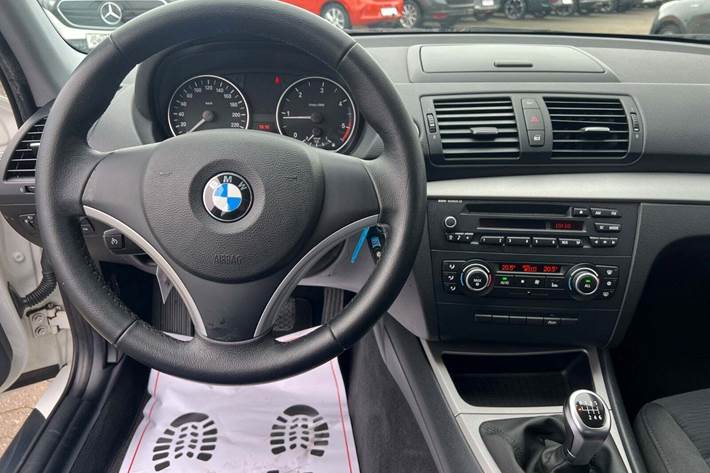 Hvid BMW 116d fra 2011