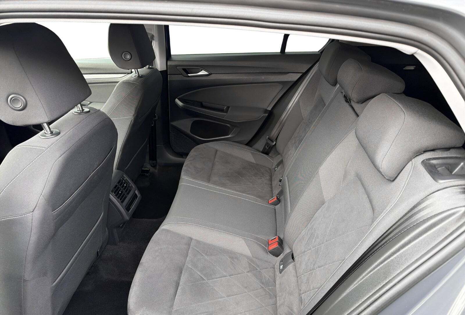 VW Golf VIII 1,5 eTSi 150 Style DSG