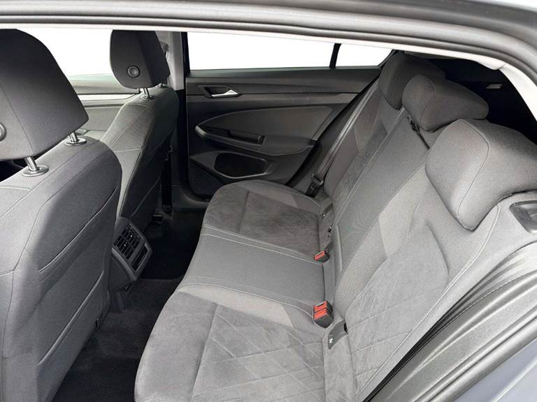 VW Golf VIII 1,5 eTSi 150 Style DSG