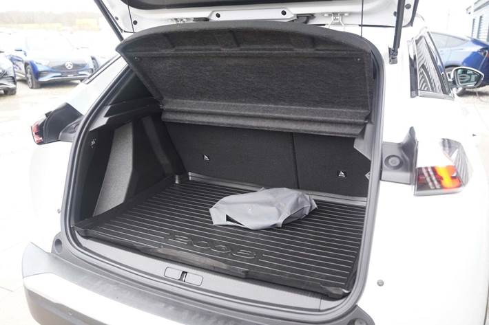 Hvid Peugeot 2008 fra 2021