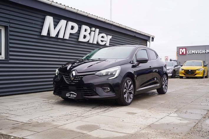 Sort Renault Clio V fra 2021 set udefra