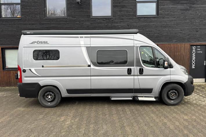 Grå Citroën Pössl fra 2023 set udefra