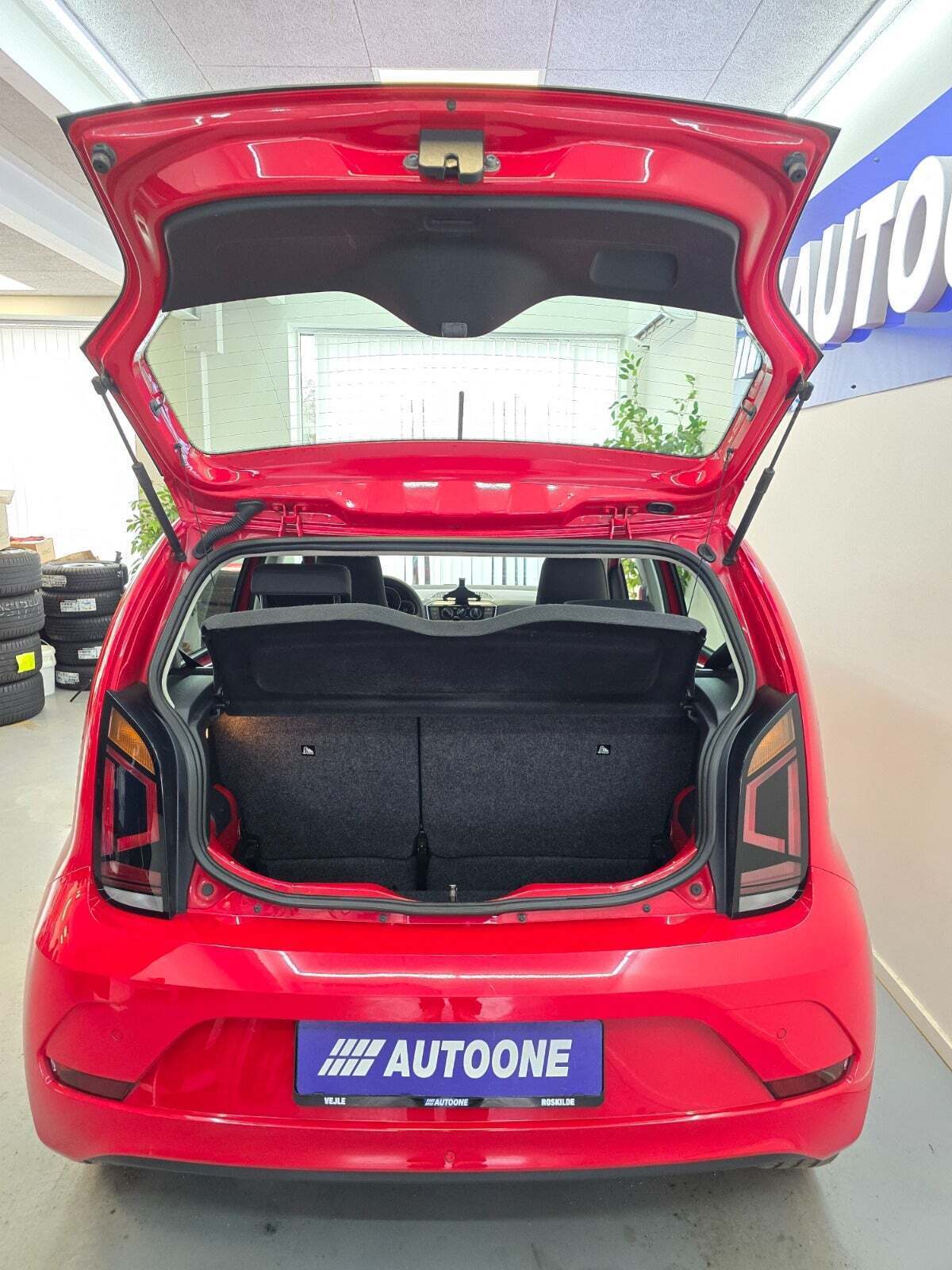 Rød VW UP! fra 2018