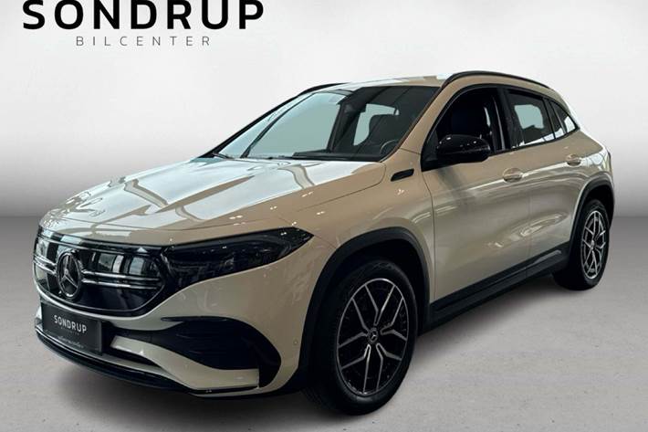 Hvid Mercedes EQA250 fra 2021 set udefra