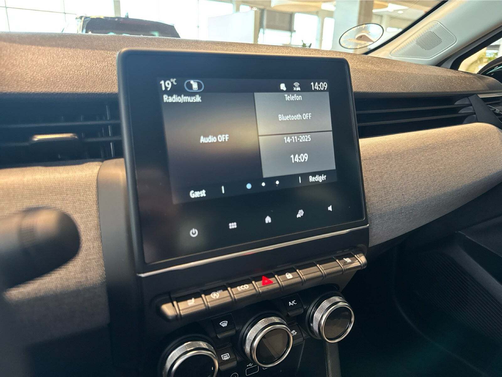 Hvid Renault Clio V fra 2024