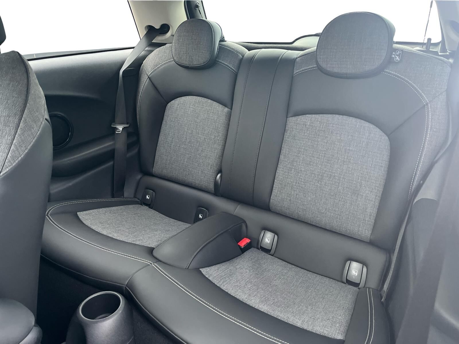 Blå Mini Cooper SE fra 2022