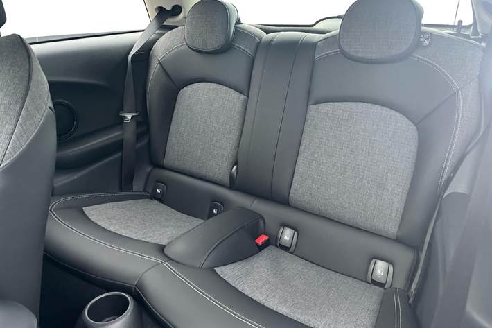 Blå Mini Cooper SE fra 2022