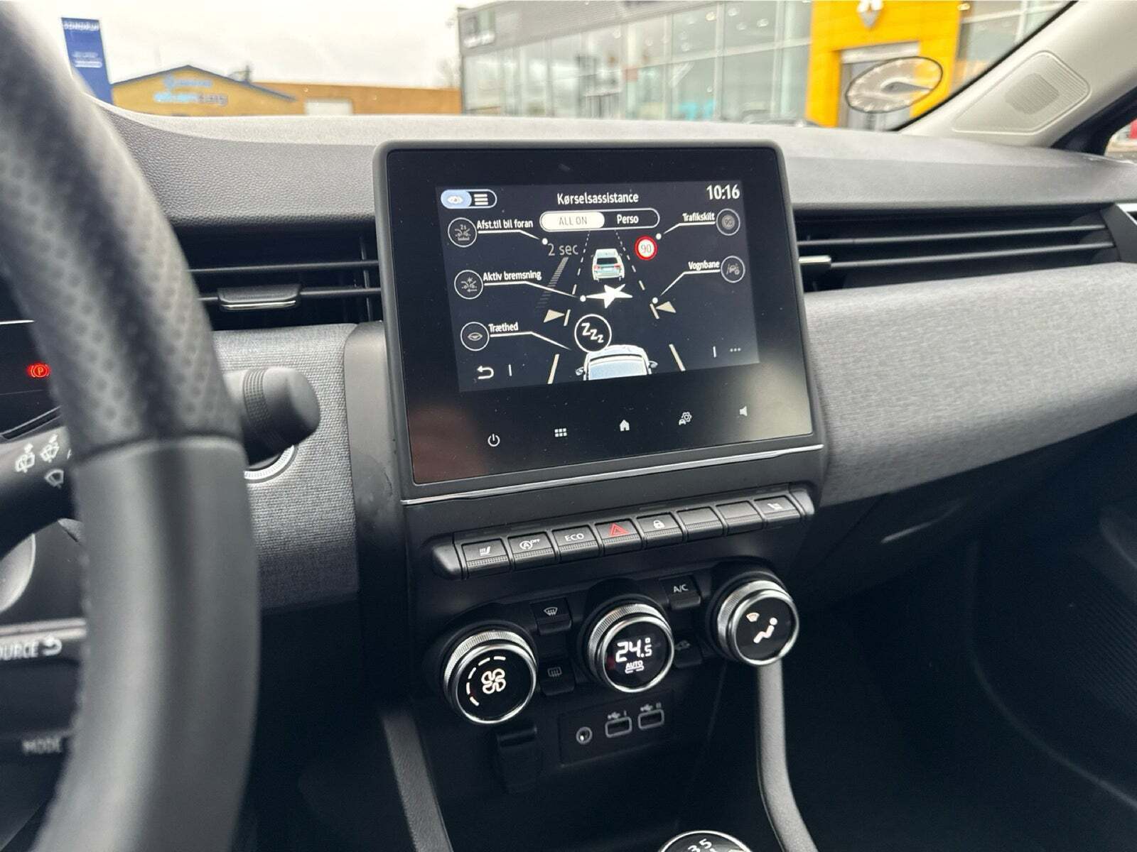 Grå Renault Clio V fra 2025