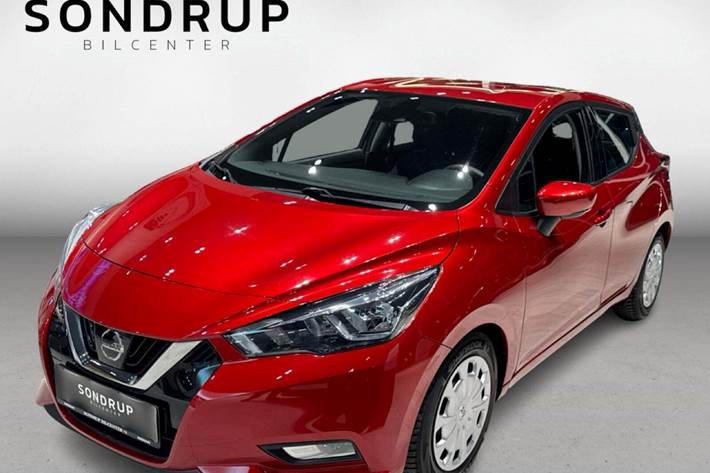 Rød Nissan Micra fra 2018 set udefra