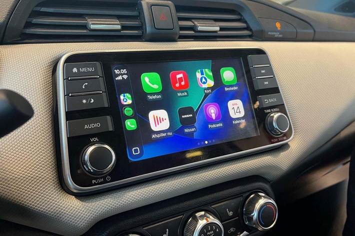 Rød Nissan Micra fra 2018