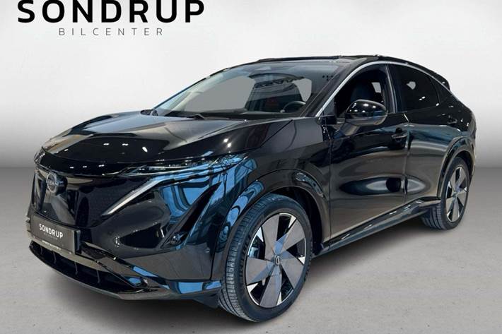 Sort Nissan Ariya fra 2023 set udefra