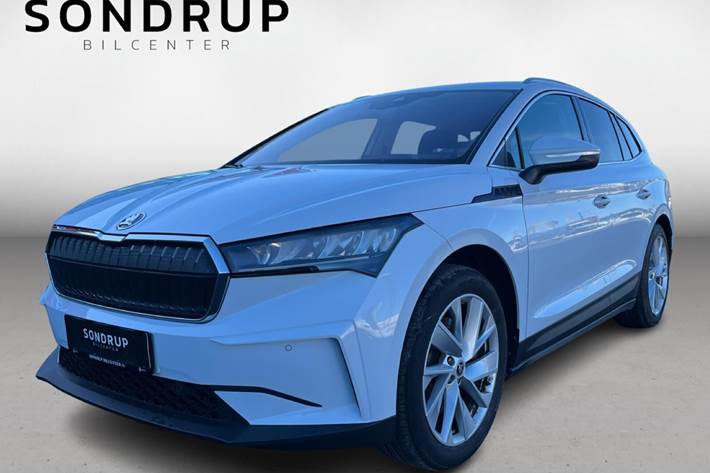Hvid Skoda Enyaq fra 2021 set udefra
