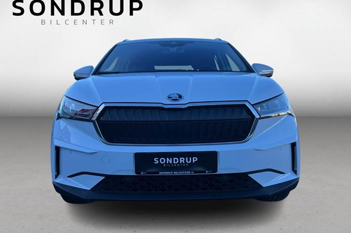 Hvid Skoda Enyaq fra 2021