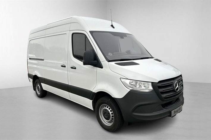 Hvid Mercedes Sprinter 317 fra 2024