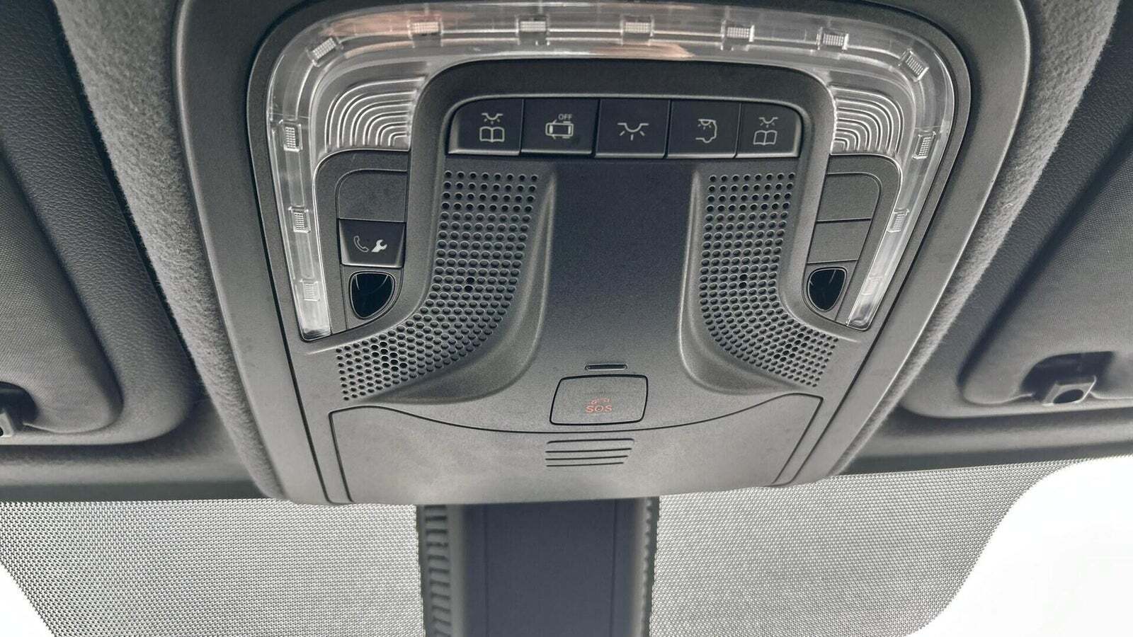 Hvid Mercedes Sprinter 317 fra 2024