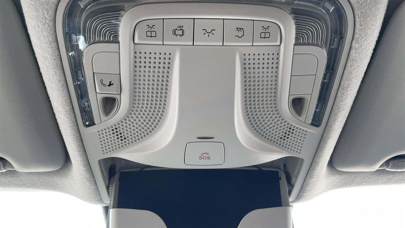 Hvid Mercedes Vito 114 fra 2023