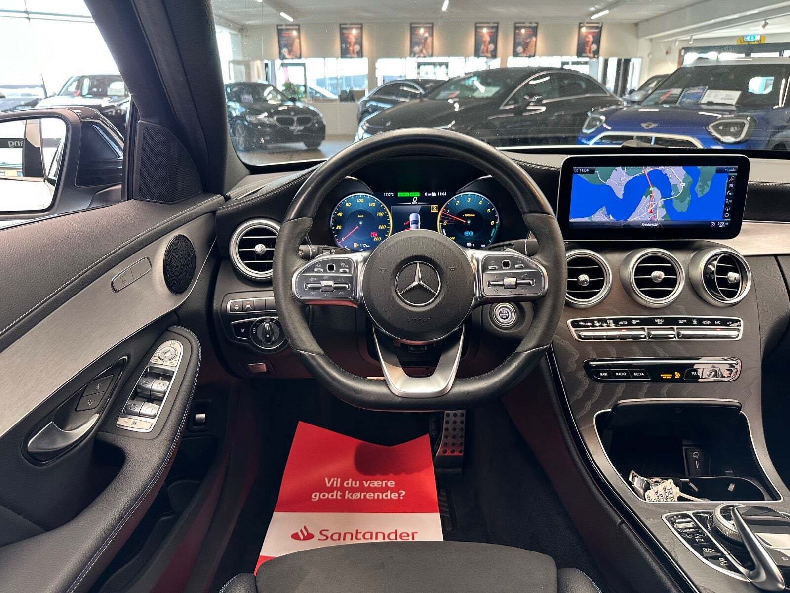 Hvid Mercedes C300 de fra 2021