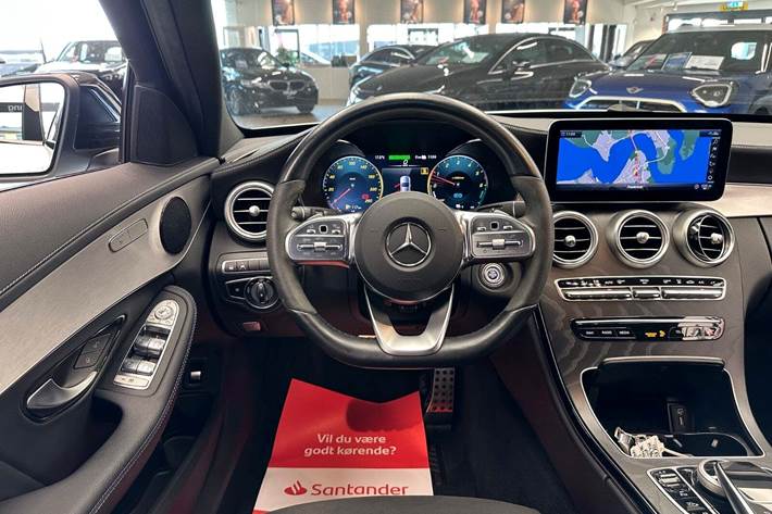 Hvid Mercedes C300 de fra 2021