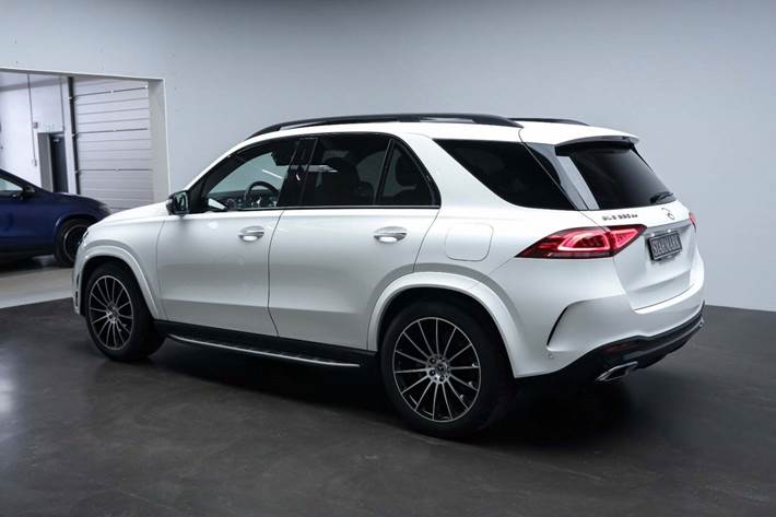Hvid Mercedes GLE350 de fra 2022