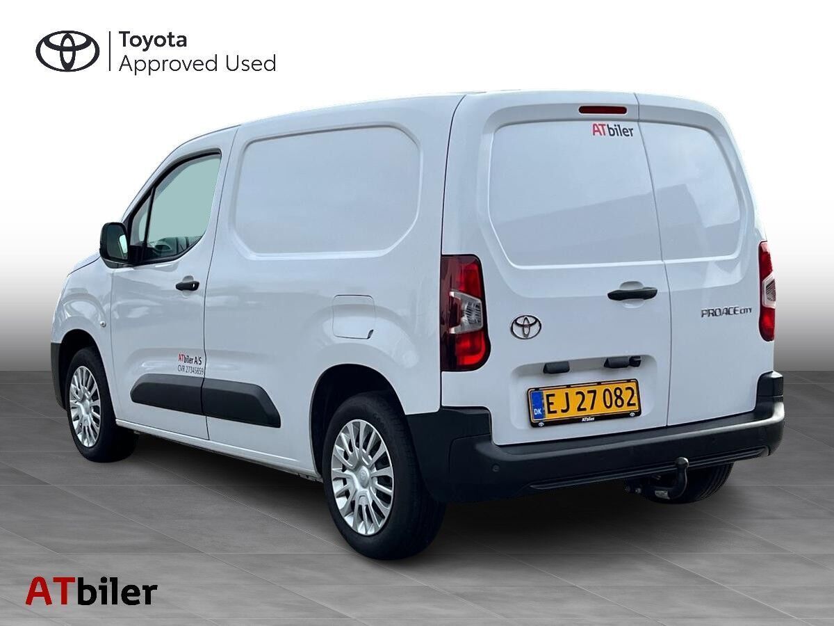 Toyota ProAce City 1,5 Medium D Comfort Master En Skydedør 102HK Van