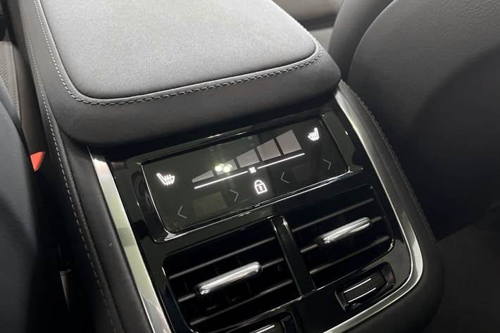 Sort Volvo XC90 fra 2025