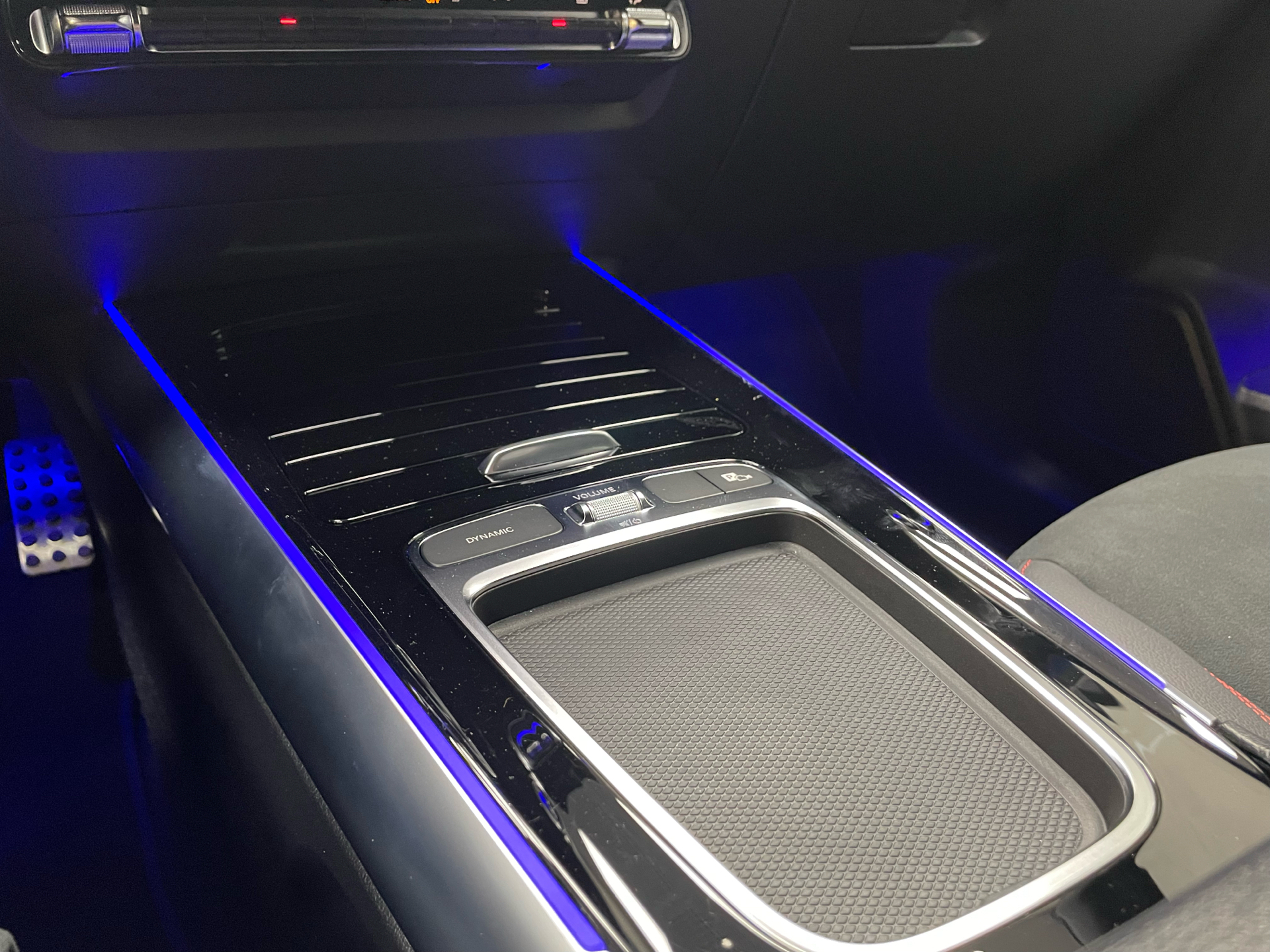 Blå Mercedes EQA 250+ fra 2025