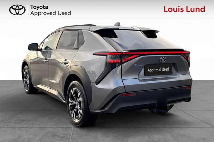 Grå Toyota BZ4X fra 2024