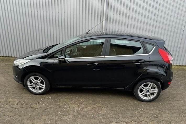 Sort Ford Fiesta fra 2013