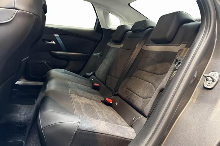 Sort Citroën ë-C4 X fra 2023