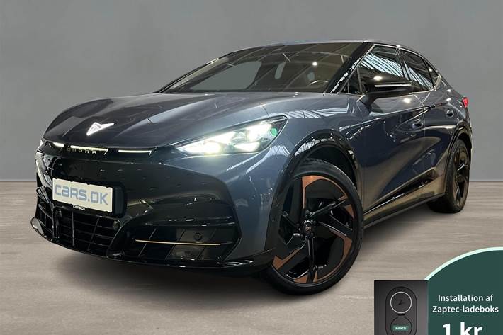 Blå Cupra Tavascan fra 2024 set udefra
