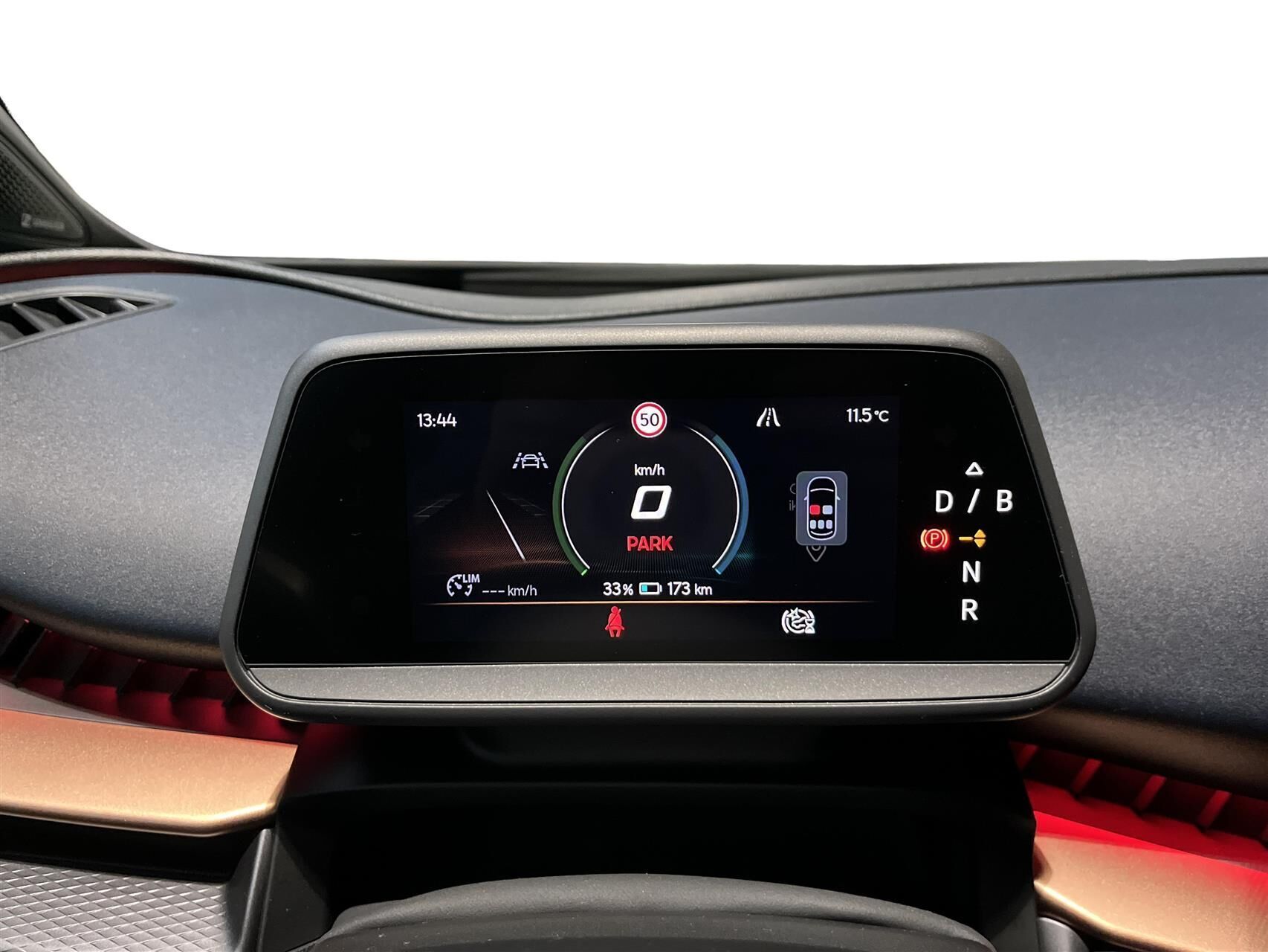 Blå Cupra Tavascan fra 2024