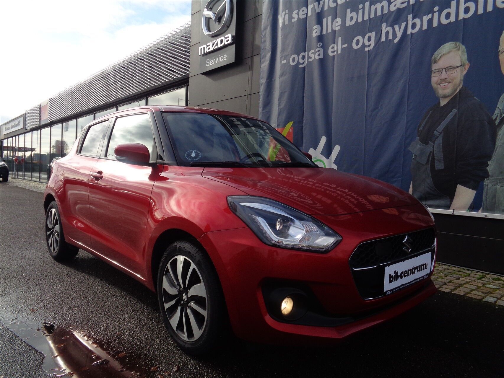 Rød Suzuki Swift fra 2019