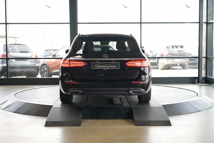 Sort Mercedes E220 d fra 2018