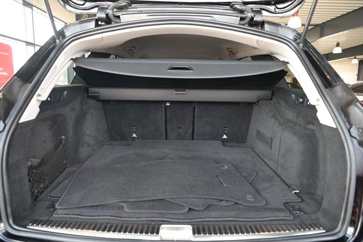 Sort Mercedes E220 d fra 2018