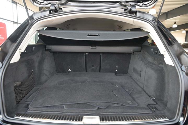 Sort Mercedes E220 d fra 2018
