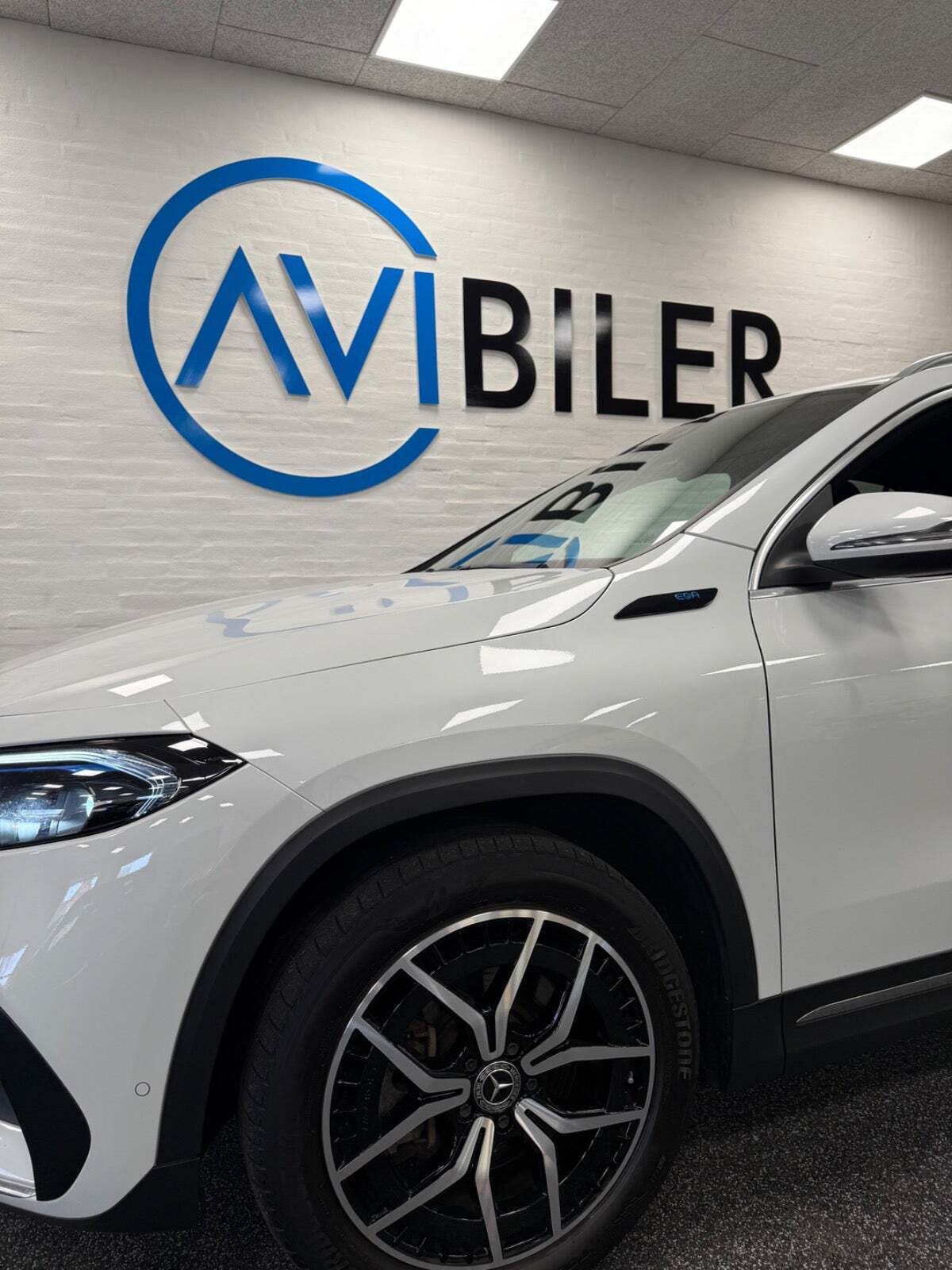 Hvid Mercedes EQA250 fra 2022